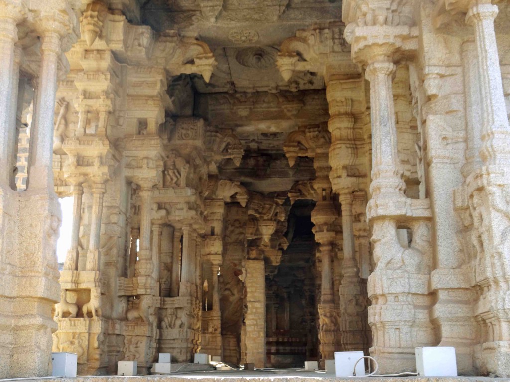 dance stage,hampi,karnataka,history,culture,heritage,Vijayangar kingdom