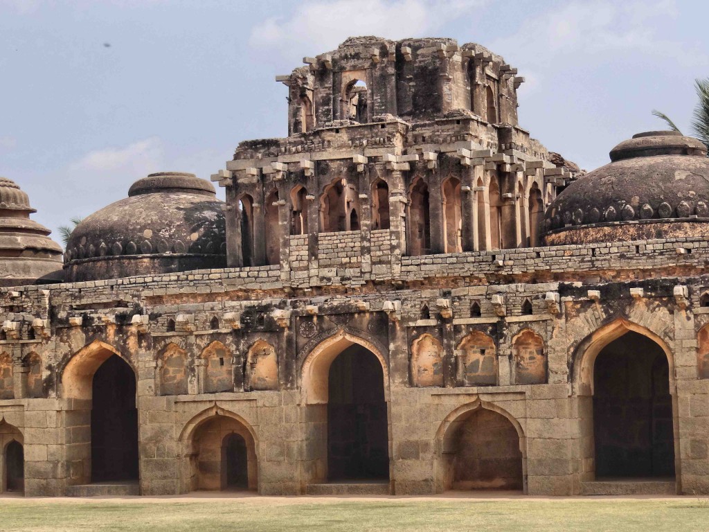 hampi,karnataka,history,culture,heritage,Vijayangar kingdom,elephant stable