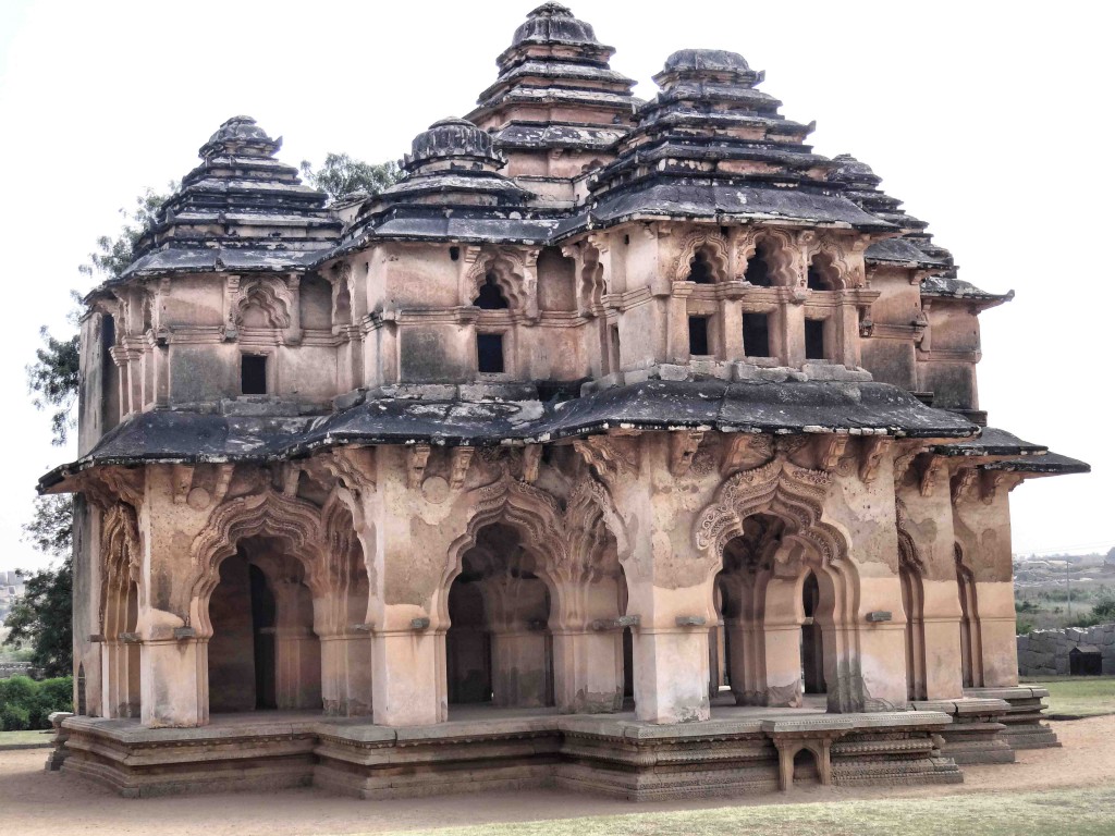 hampi,karnataka,history,culture,heritage,Vijayangar kingdom,sculpture,art,hawa mahal,lotus temple