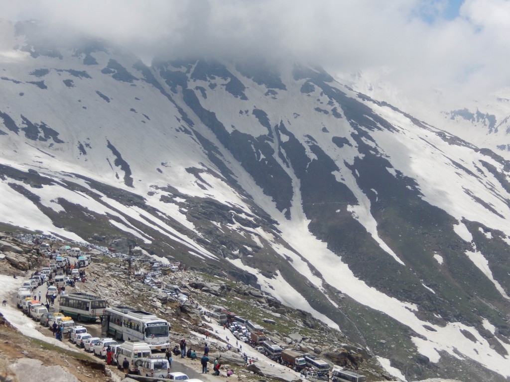 Rohtang Pass,Himachal Pradesh,India,travel,blog,travelogue,snow,mountains,landscape